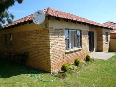 3 Bedroom Cluster for Sale and to Rent For Sale in Midrand - Private Sale - MR23404