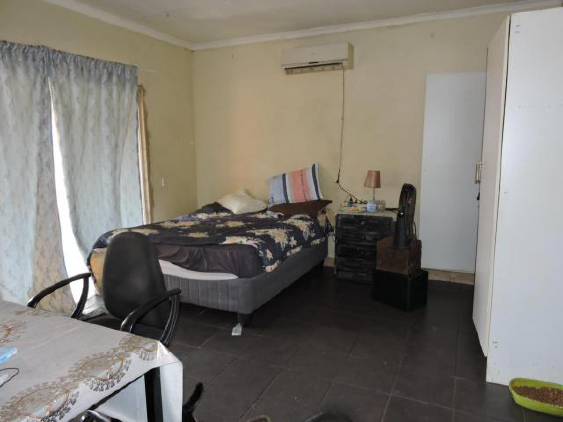 Bed Room 1 of property in Swartruggens