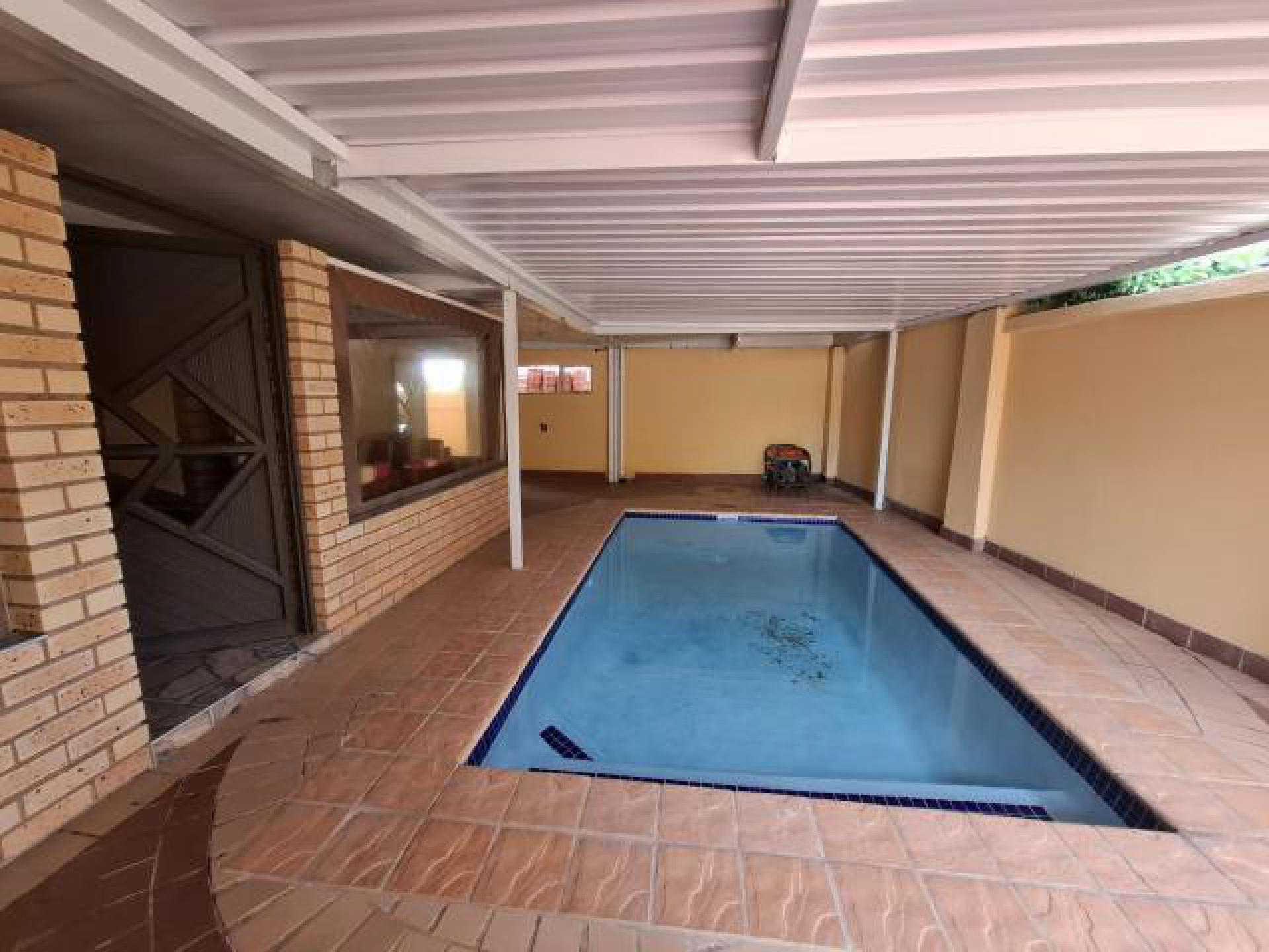 Entertainment - 64 square meters of property in Merrivale