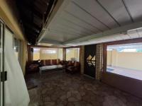 Patio - 158 square meters of property in Merrivale