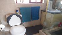 Bathroom 3+ - 4 square meters of property in Meyersdal