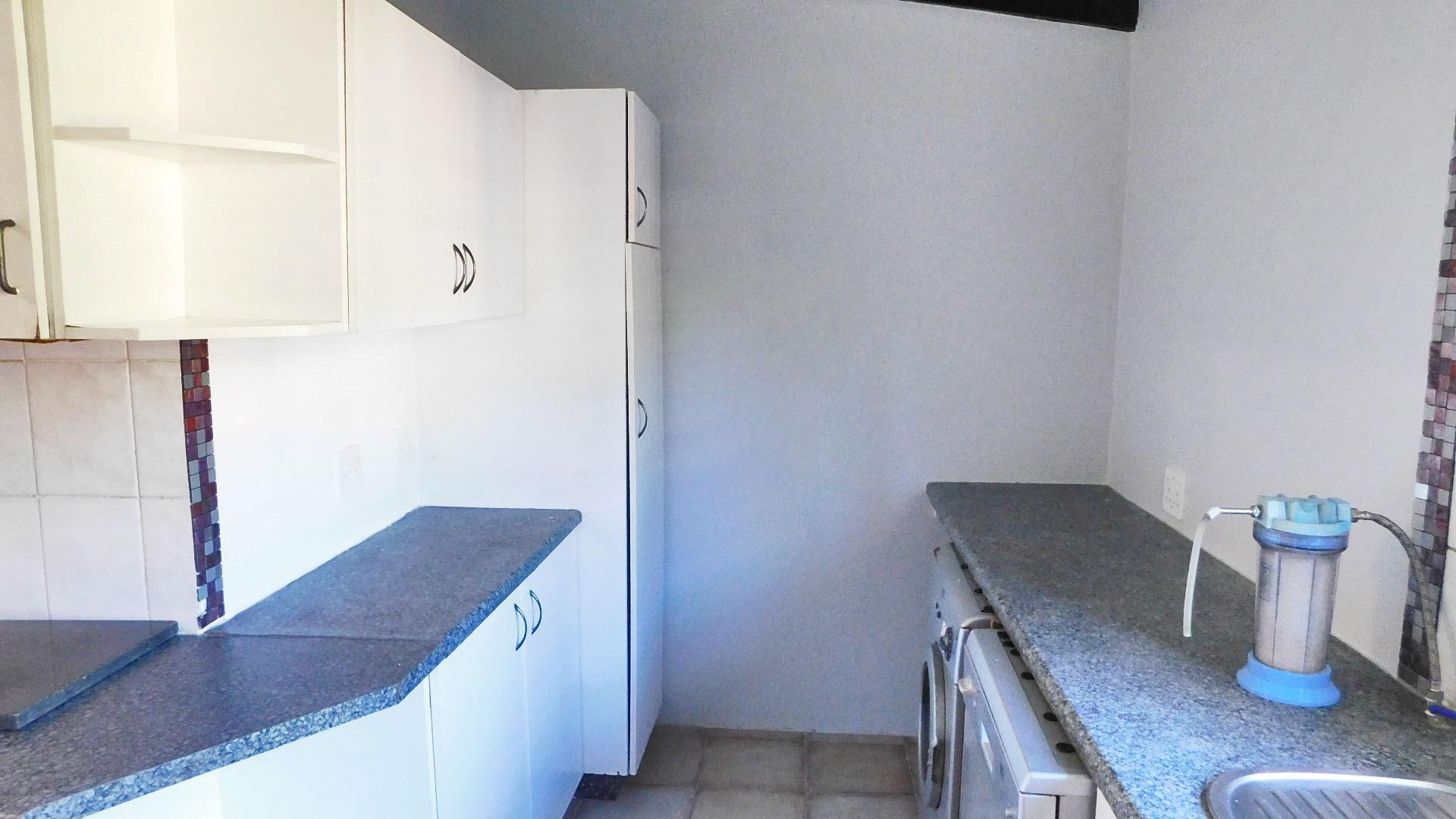 Kitchen - 17 square meters of property in Ballito