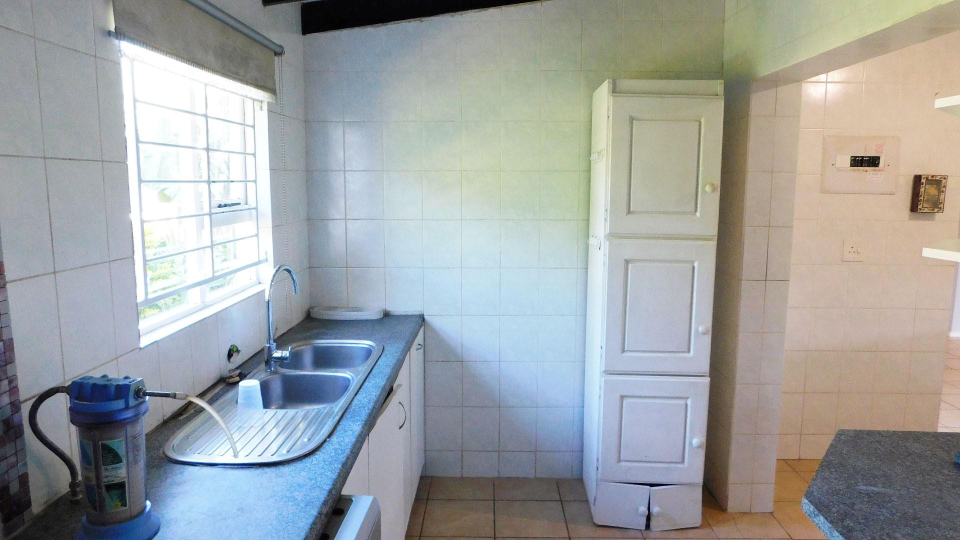 Kitchen - 17 square meters of property in Ballito