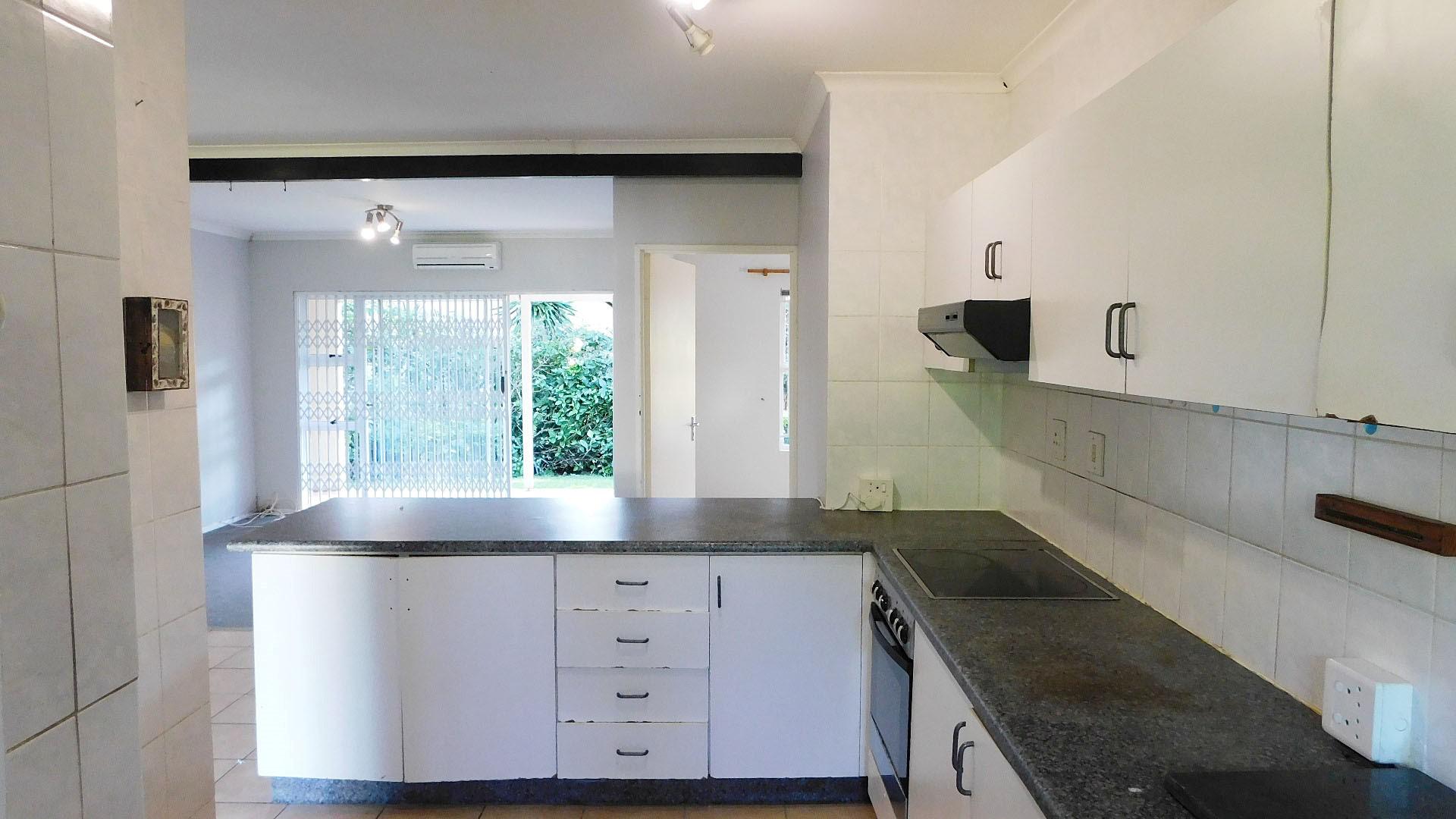 Kitchen - 17 square meters of property in Ballito