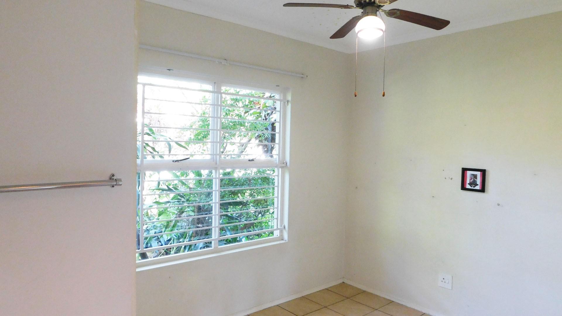 Bed Room 1 - 9 square meters of property in Ballito