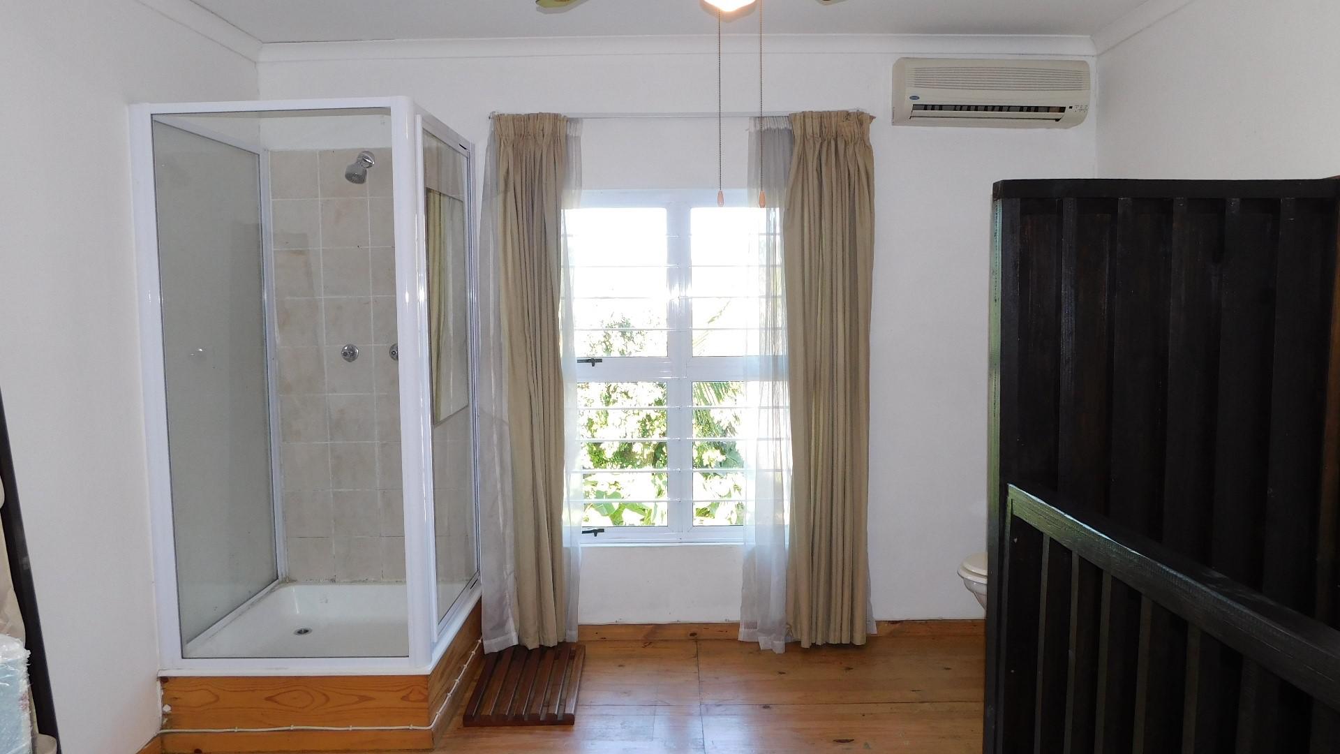 Bed Room 3 - 11 square meters of property in Ballito