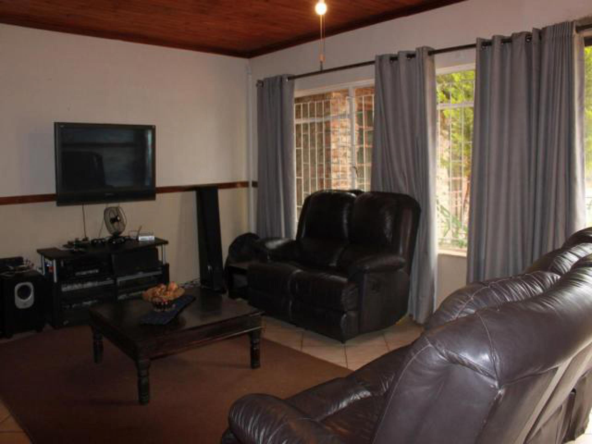 Lounges of property in Mangaung