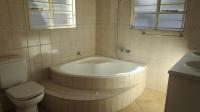 Main Bathroom - 6 square meters of property in Comet