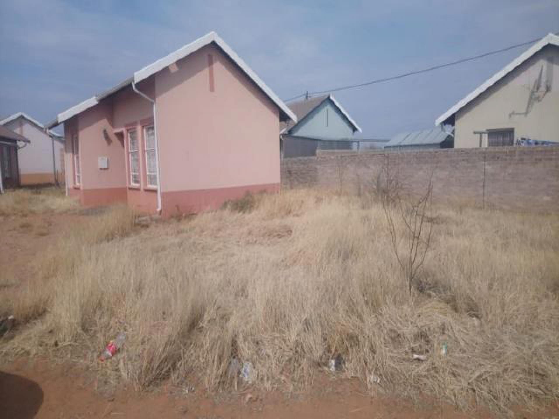 Front View of property in Kimberley