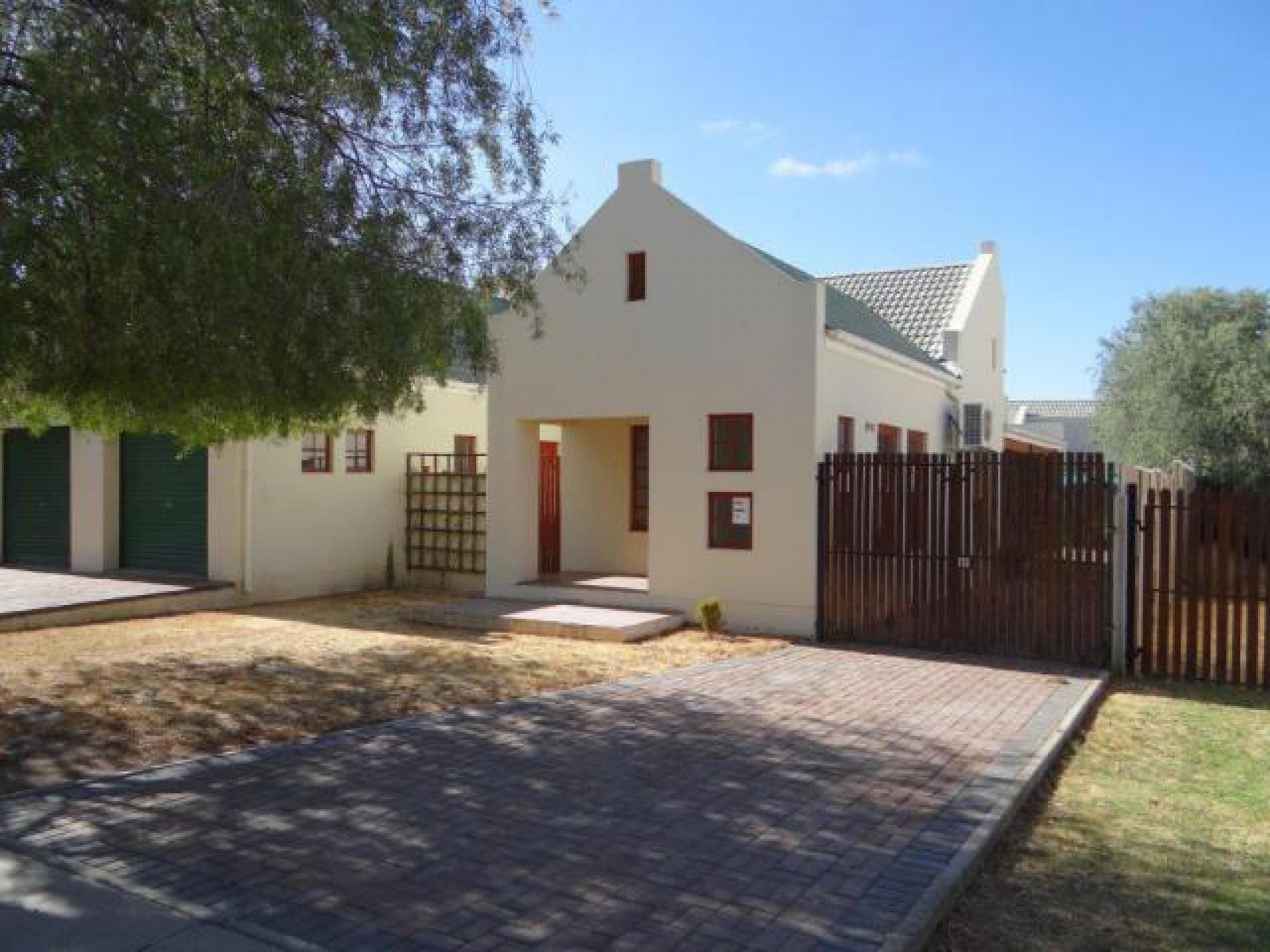 Front View of property in Beaufort West