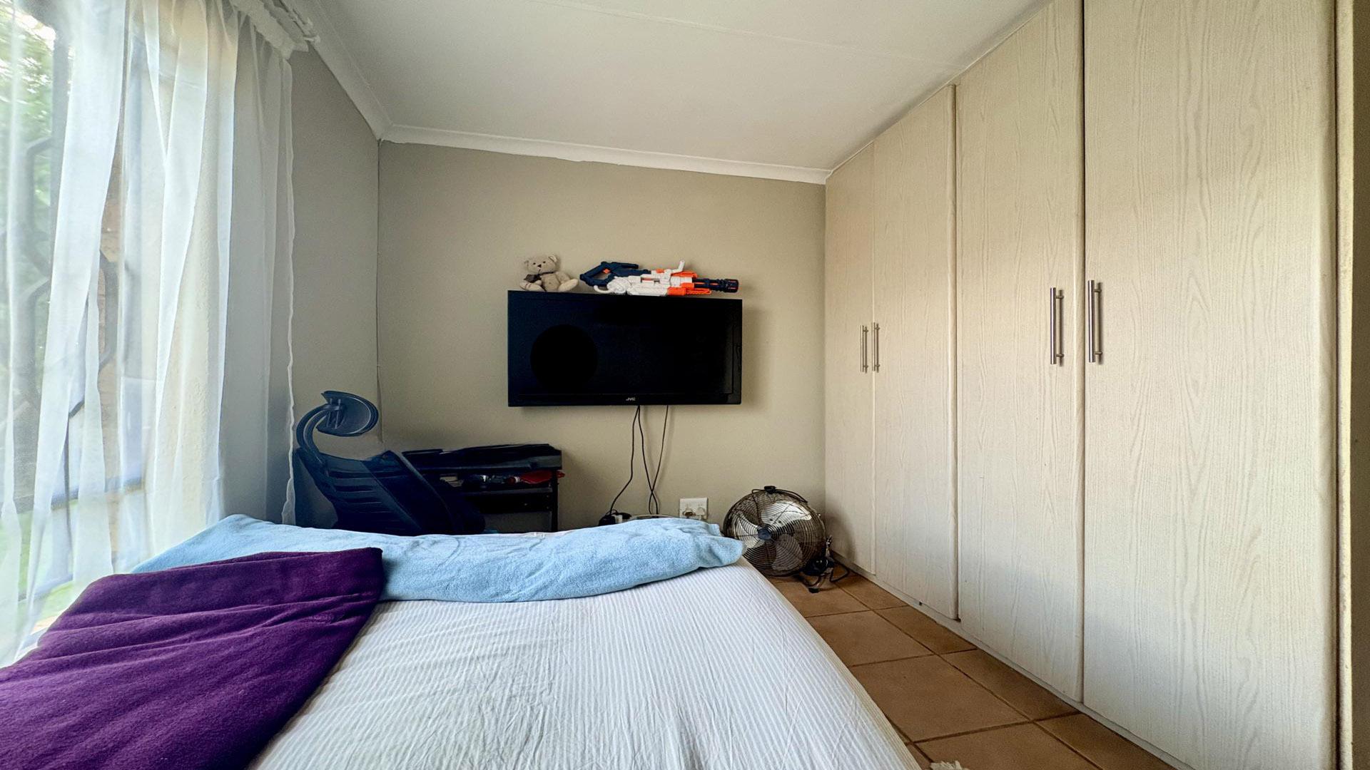 Bathroom 2 of property in The Orchards