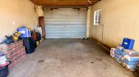 Garage - 24 square meters of property in The Orchards