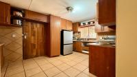 Kitchen - 10 square meters of property in The Orchards