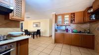 Kitchen - 10 square meters of property in The Orchards