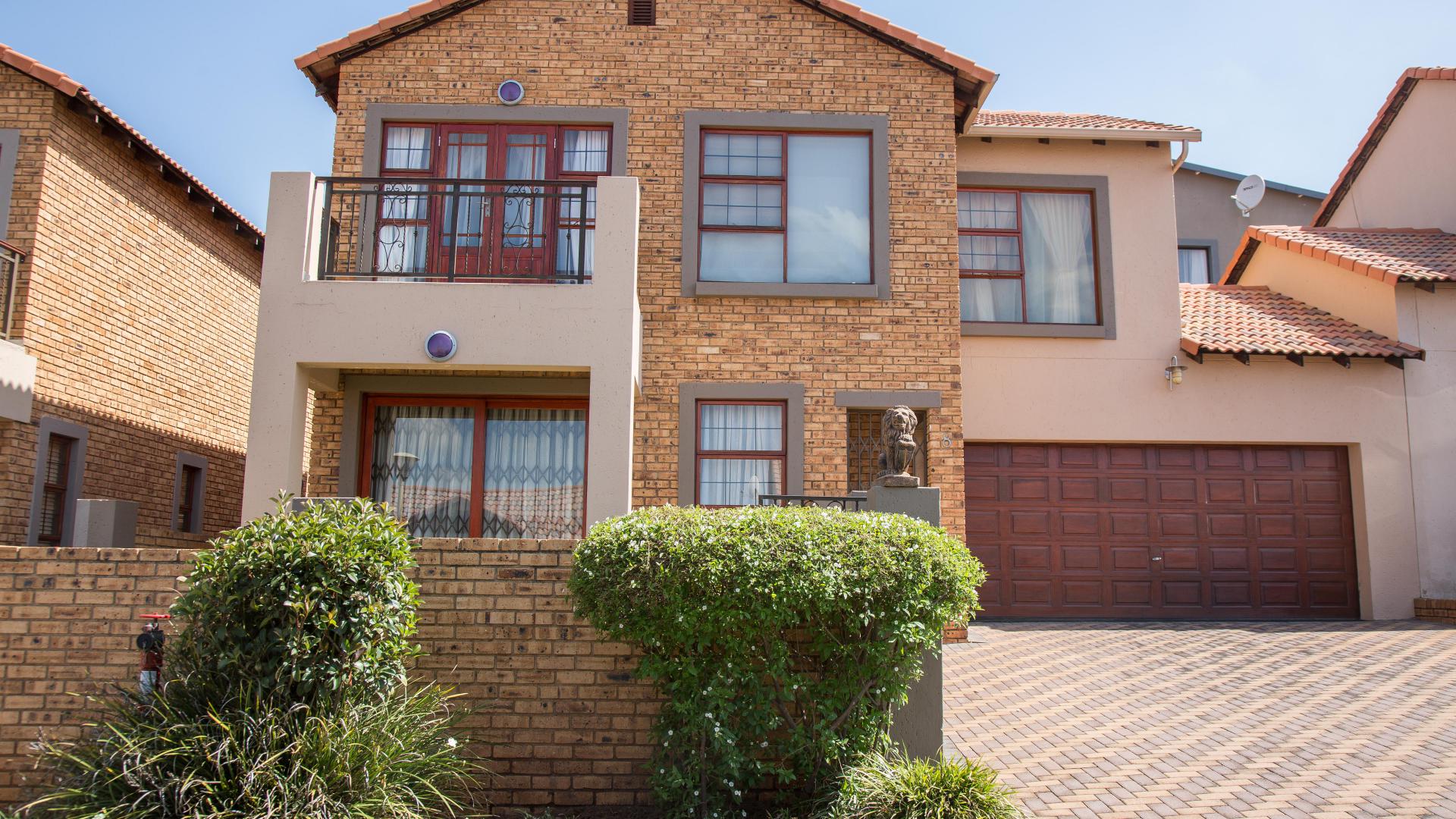 Front View of property in Krugersdorp