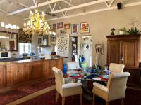 Dining Room of property in Signal Hill (KZN)