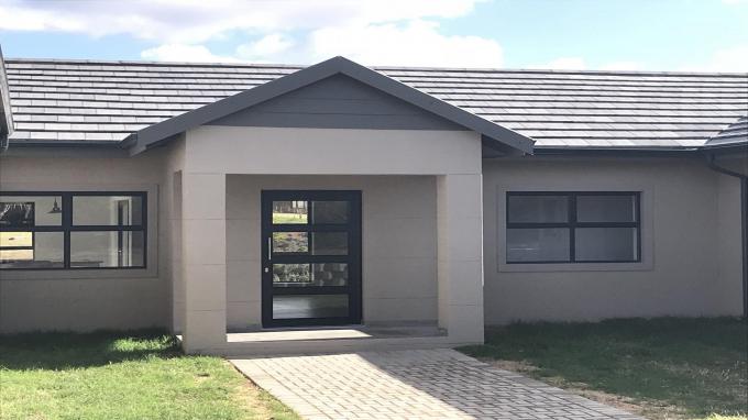 4 Bedroom House for Sale For Sale in Mossel Bay - Private Sale - MR236821