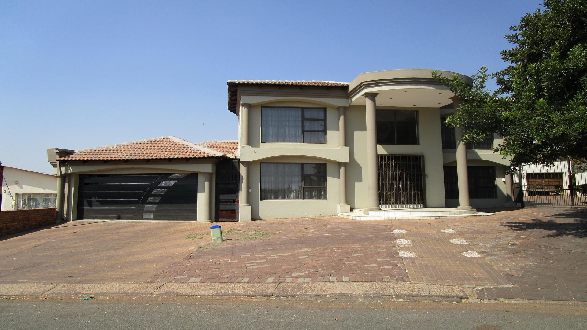 Front View of property in Laudium