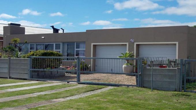 2 Bedroom House for Sale For Sale in Gansbaai - Private Sale - MR237672