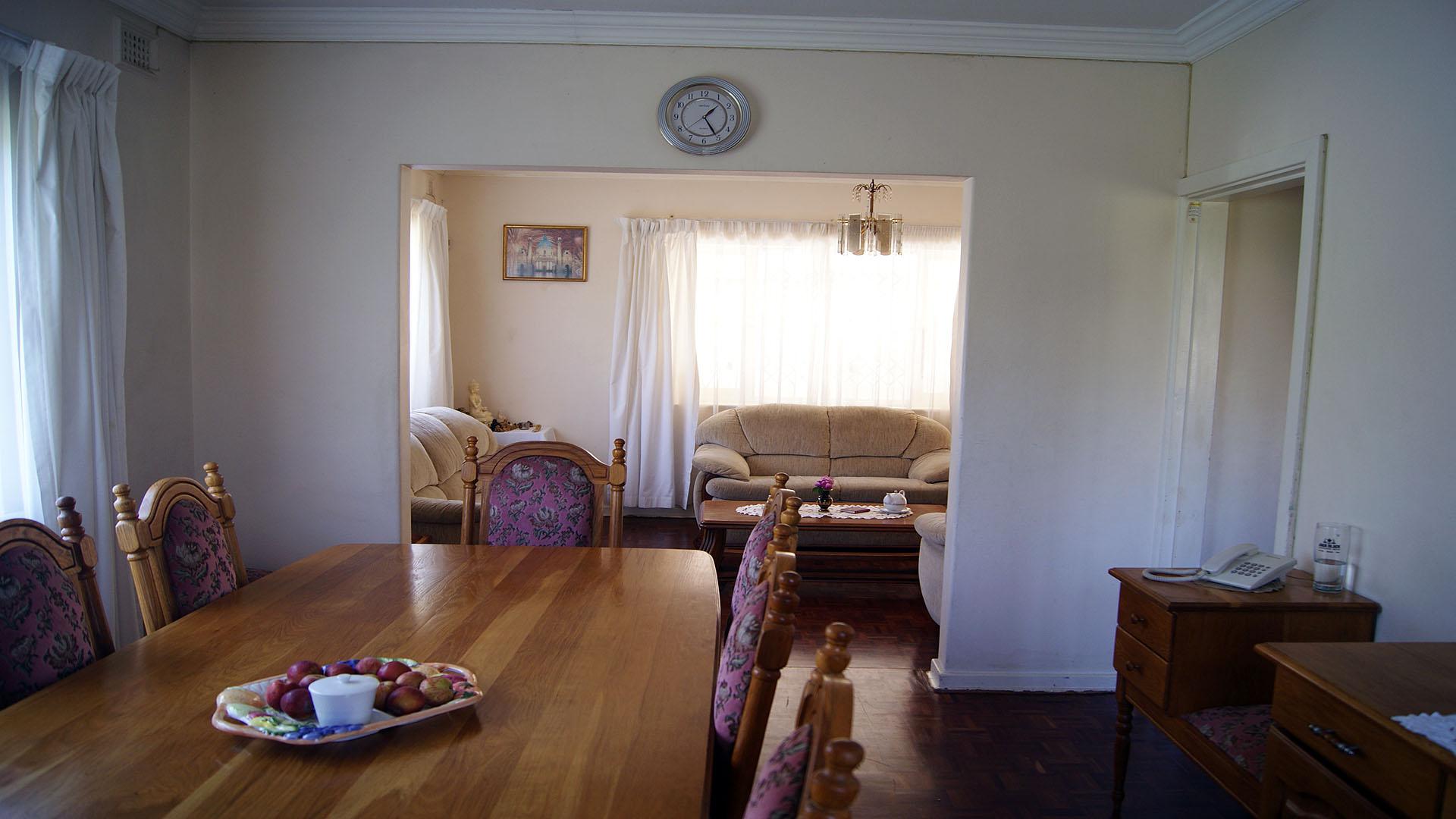 Dining Room - 15 square meters of property in Kenville