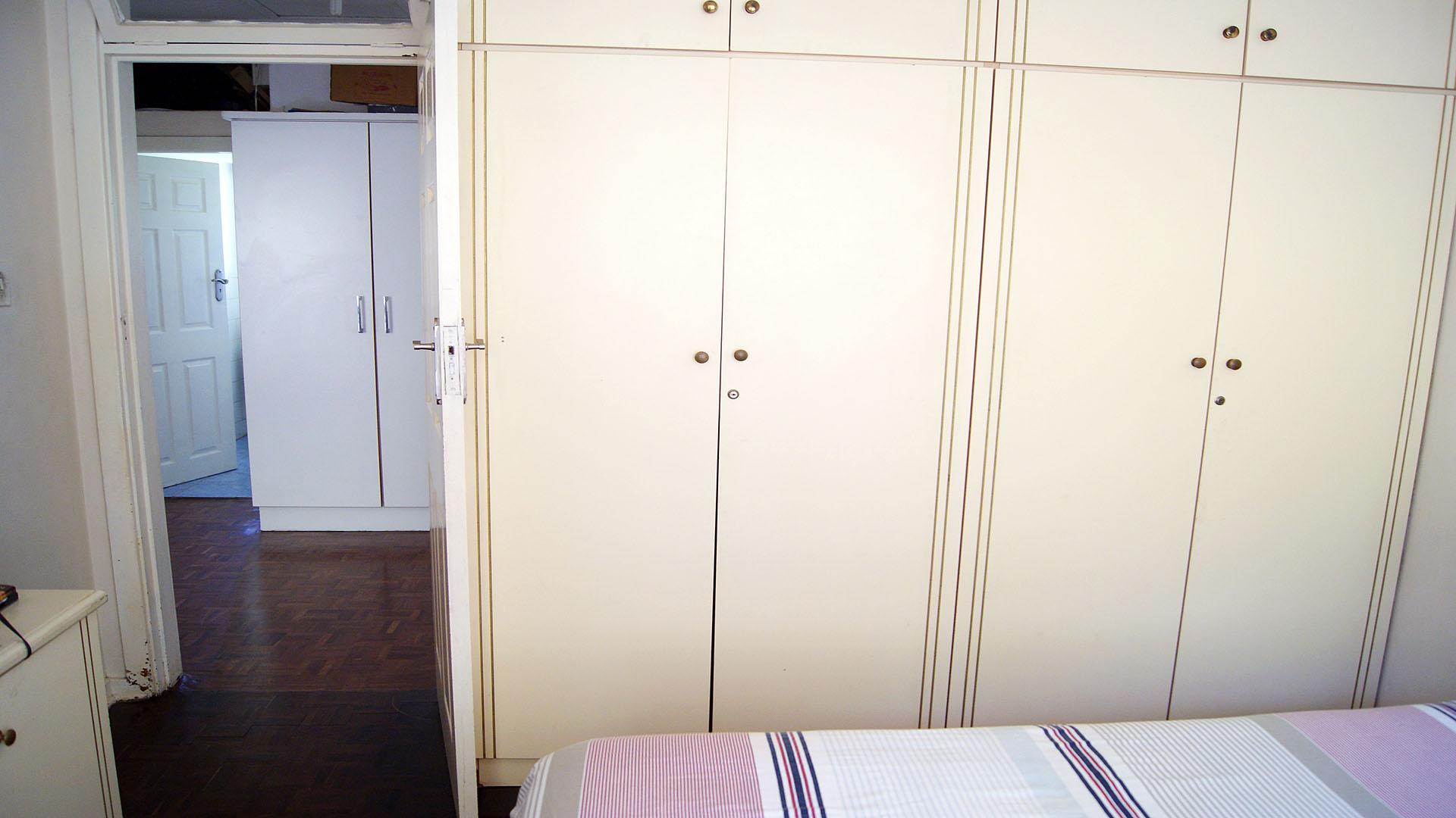 Bed Room 1 - 13 square meters of property in Kenville