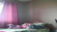 Bed Room 2 of property in Grassy Park