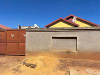Front View of property in Protea Glen
