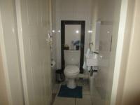 Guest Toilet - 2 square meters of property in Albemarle