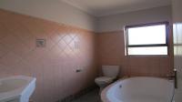 Main Bathroom - 6 square meters of property in Cashan