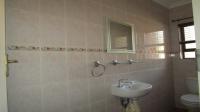 Guest Toilet - 5 square meters of property in Cashan