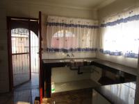 Kitchen - 35 square meters of property in Azaadville