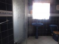 Bathroom 3+ - 13 square meters of property in Azaadville