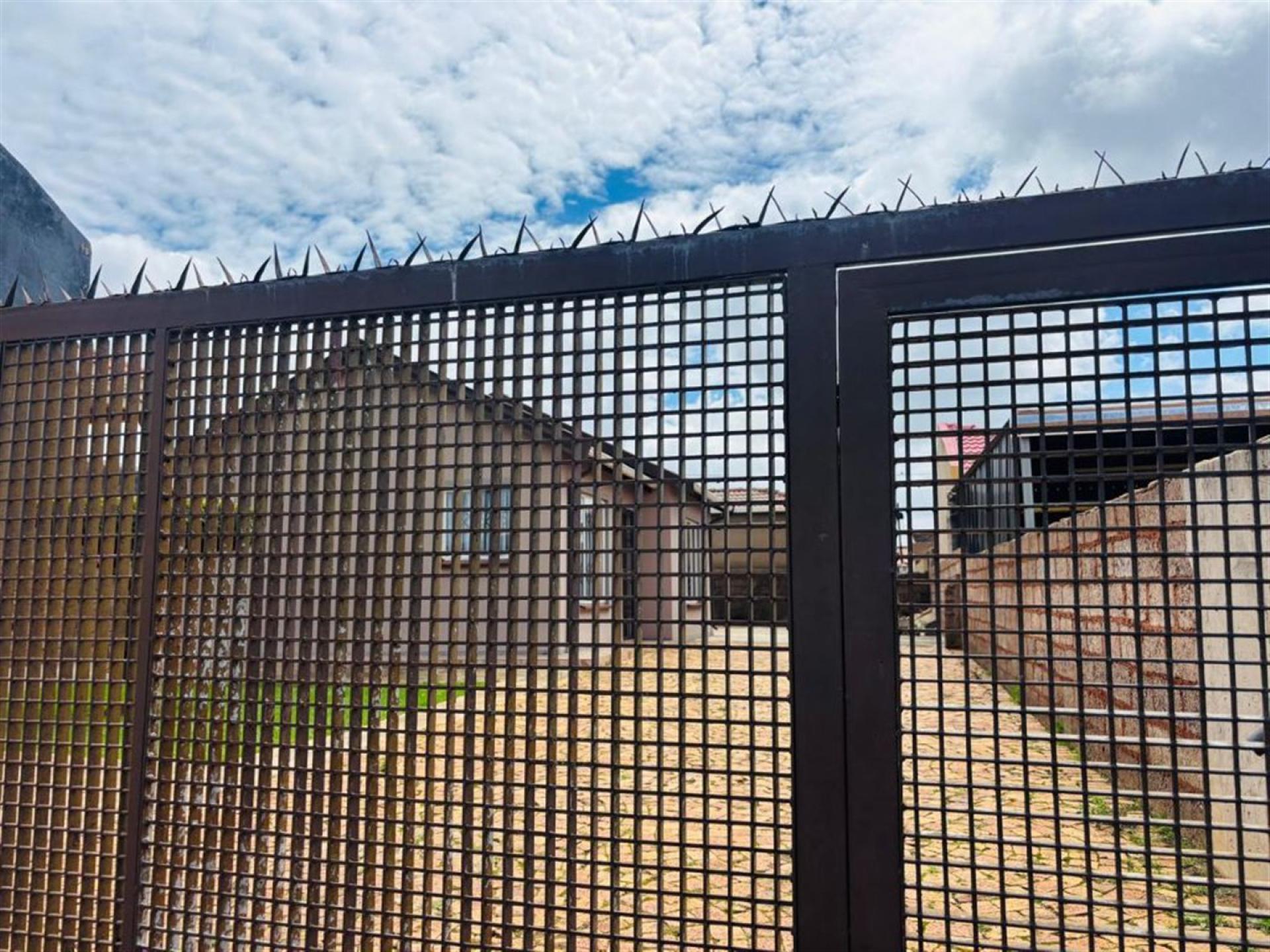 Front View of property in Protea Glen