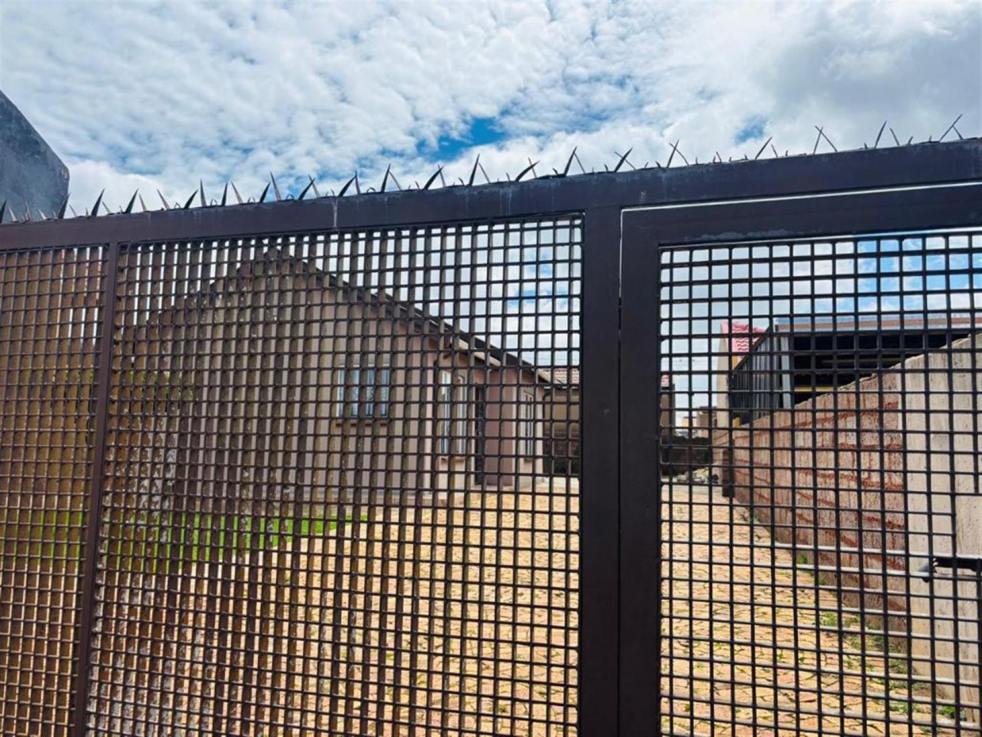 Front View of property in Protea Glen