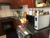 Kitchen of property in Evander