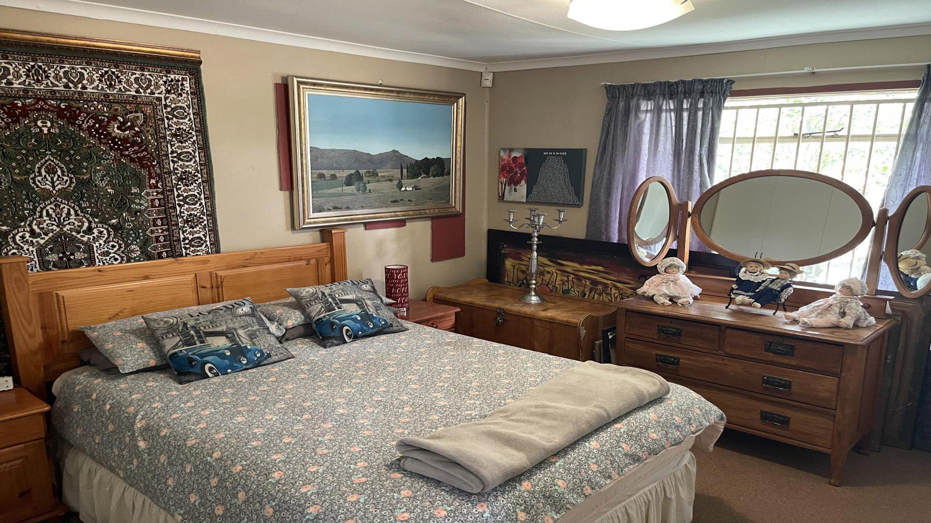 Bed Room 1 of property in Secunda