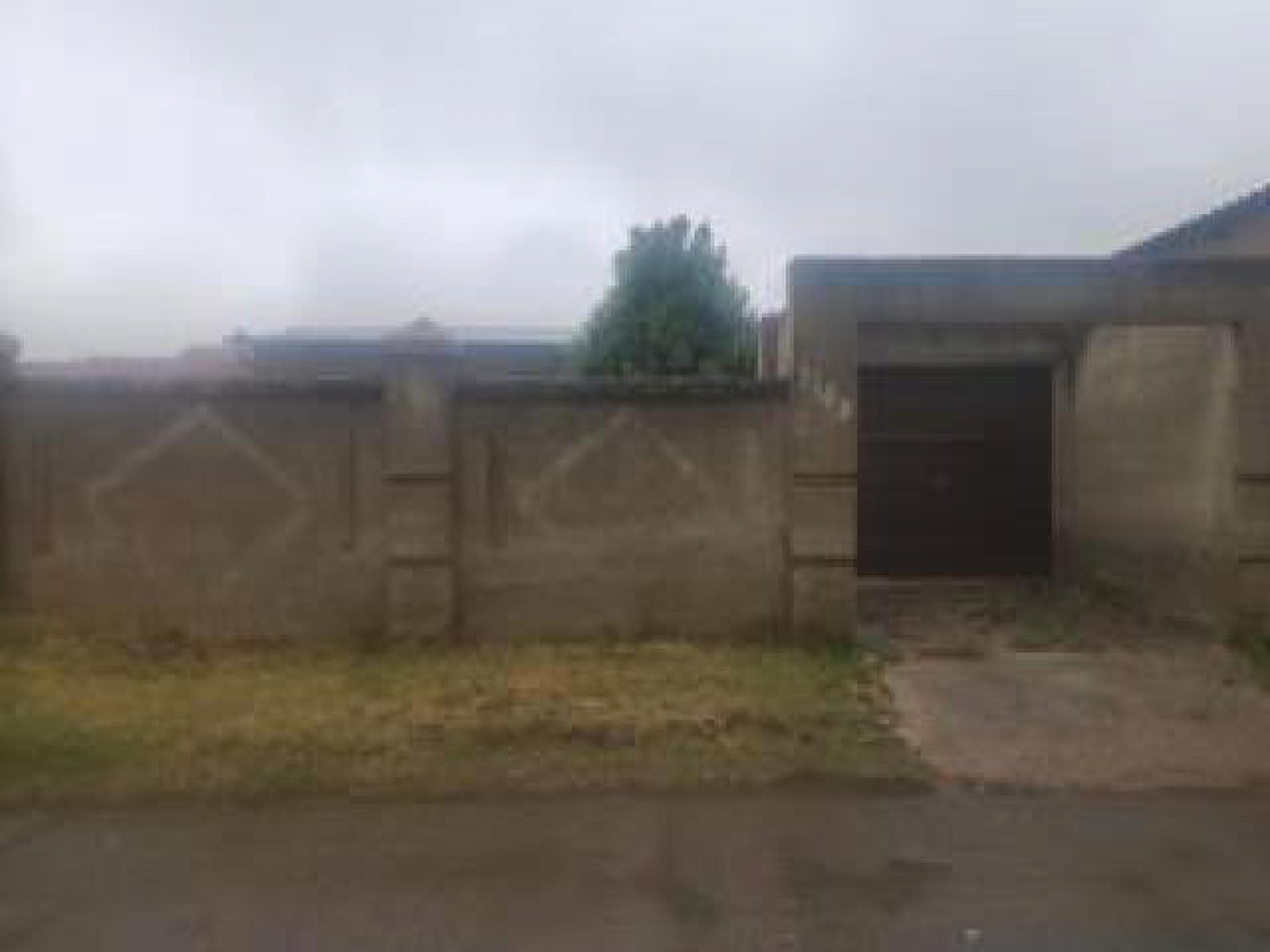 Front View of property in Naledi