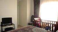 Main Bedroom - 12 square meters of property in Crystal Park