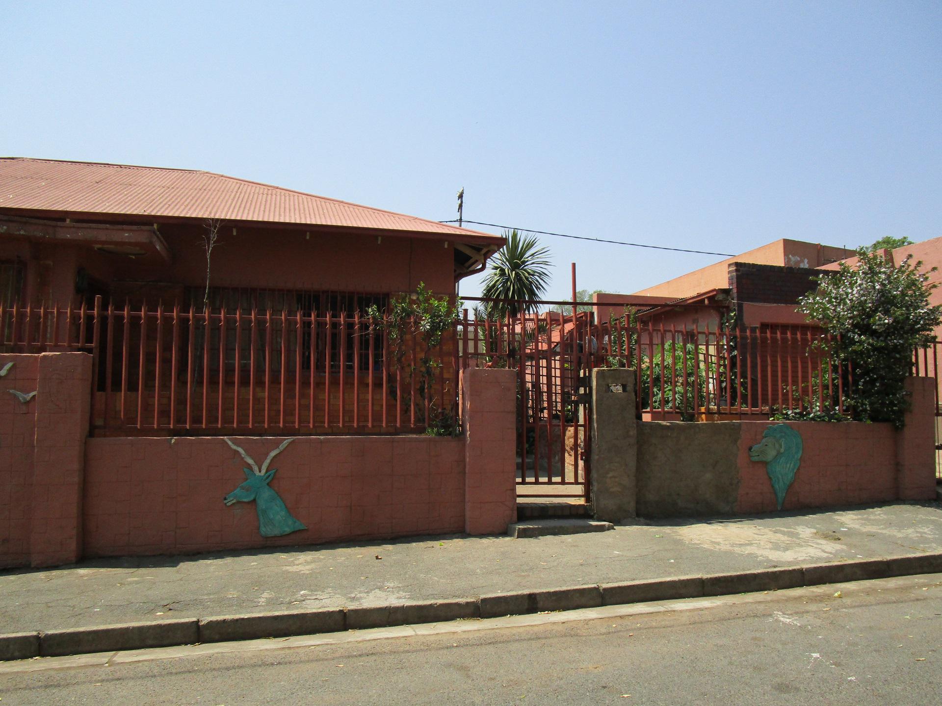 Front View of property in Rosettenville