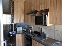 Kitchen - 6 square meters of property in Waterkloof (Rustenburg)