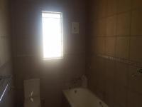 Bathroom 3+ - 8 square meters of property in Henley-on-Klip