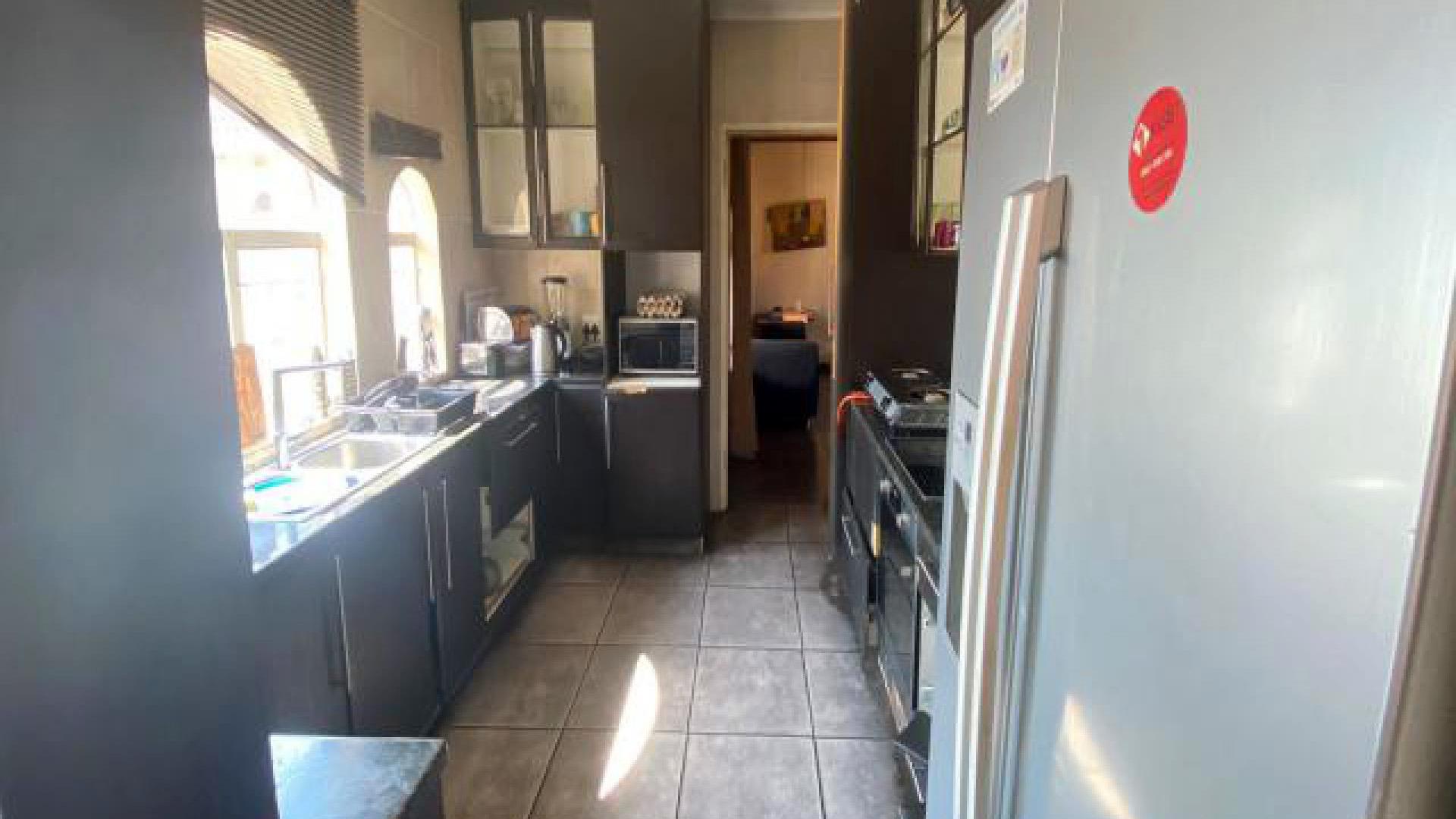 Kitchen of property in Birchleigh North