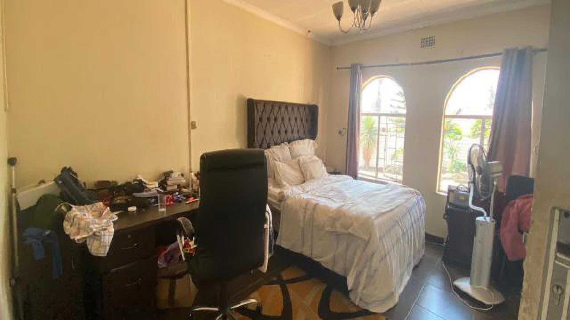 Bed Room 1 of property in Birchleigh North