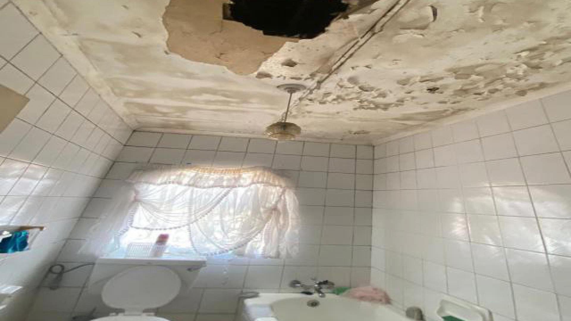Bathroom 2 of property in Birchleigh North