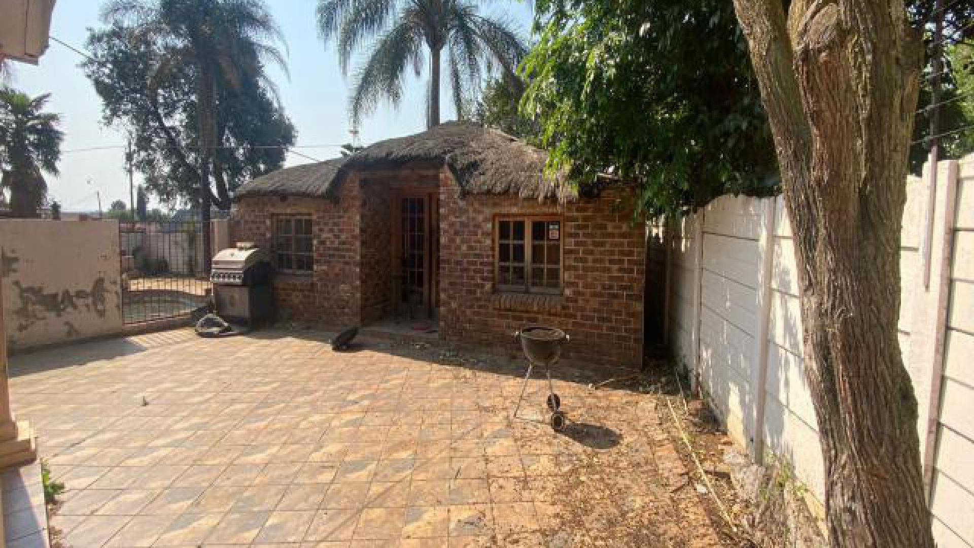 Backyard of property in Birchleigh North