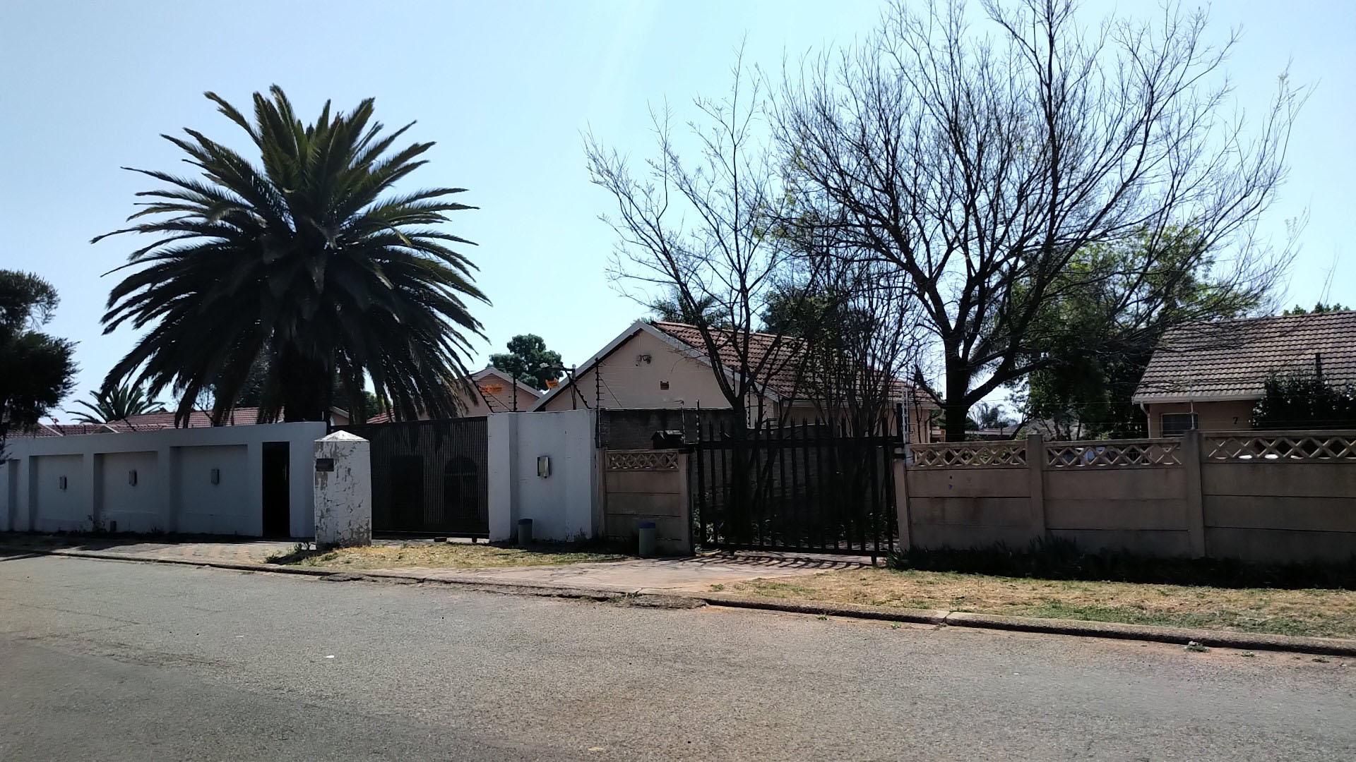 Front View of property in Birchleigh North