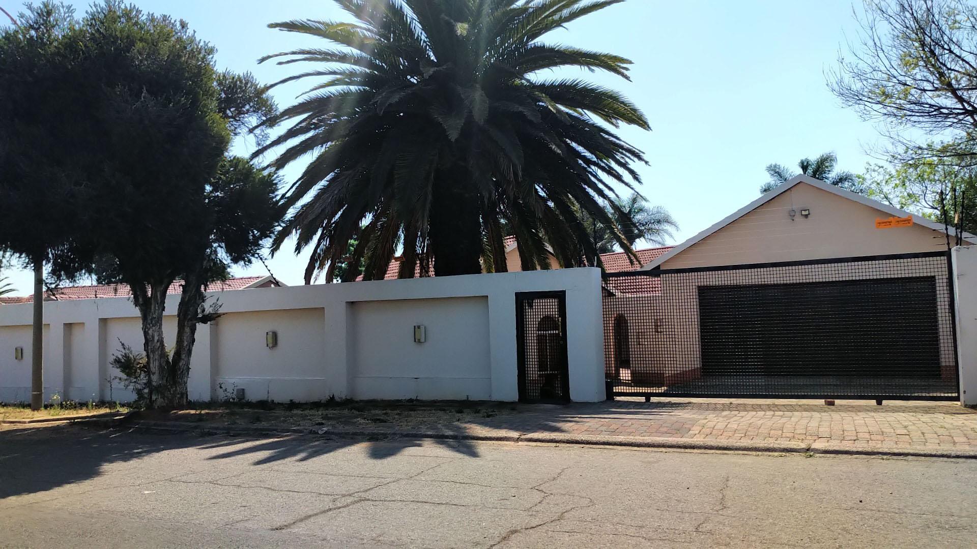 Front View of property in Birchleigh North