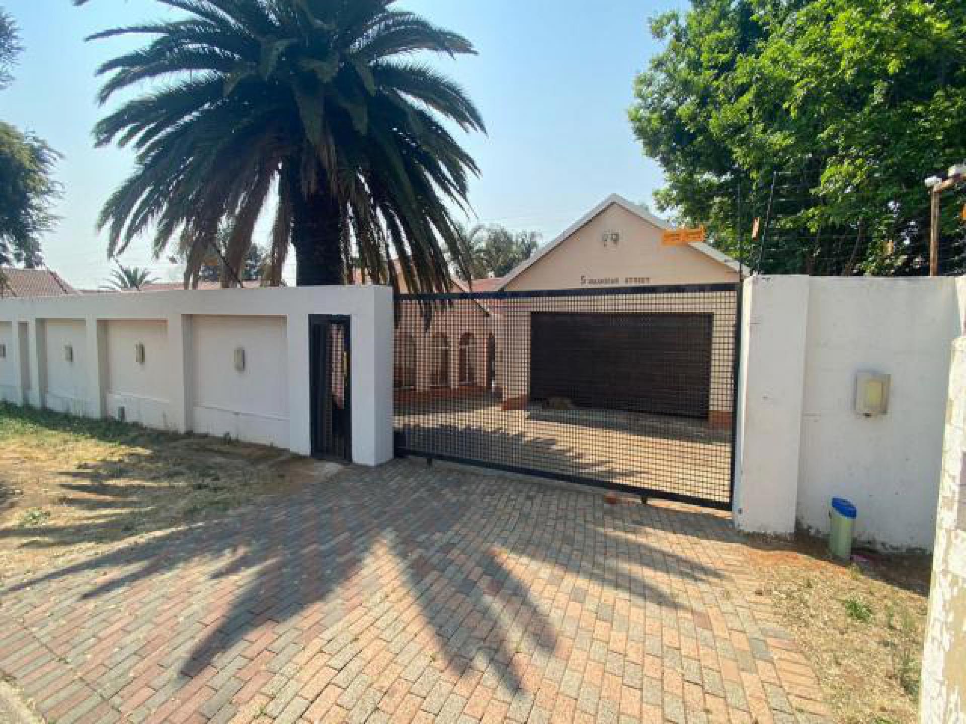 Front View of property in Birchleigh North