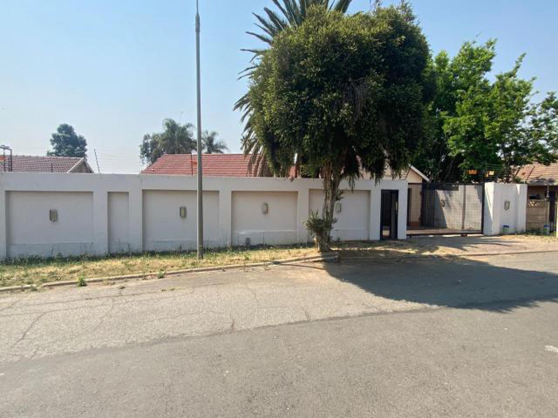 Front View of property in Birchleigh North