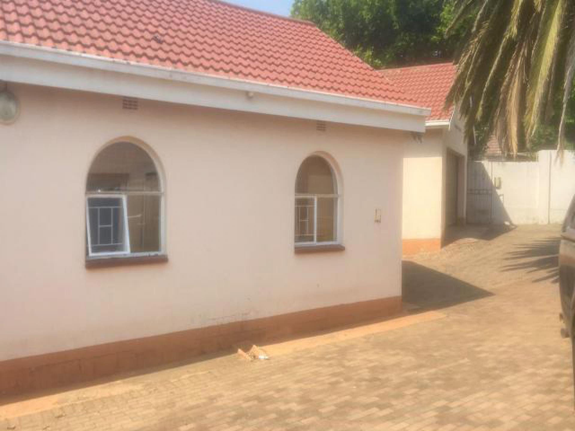 Front View of property in Birchleigh North